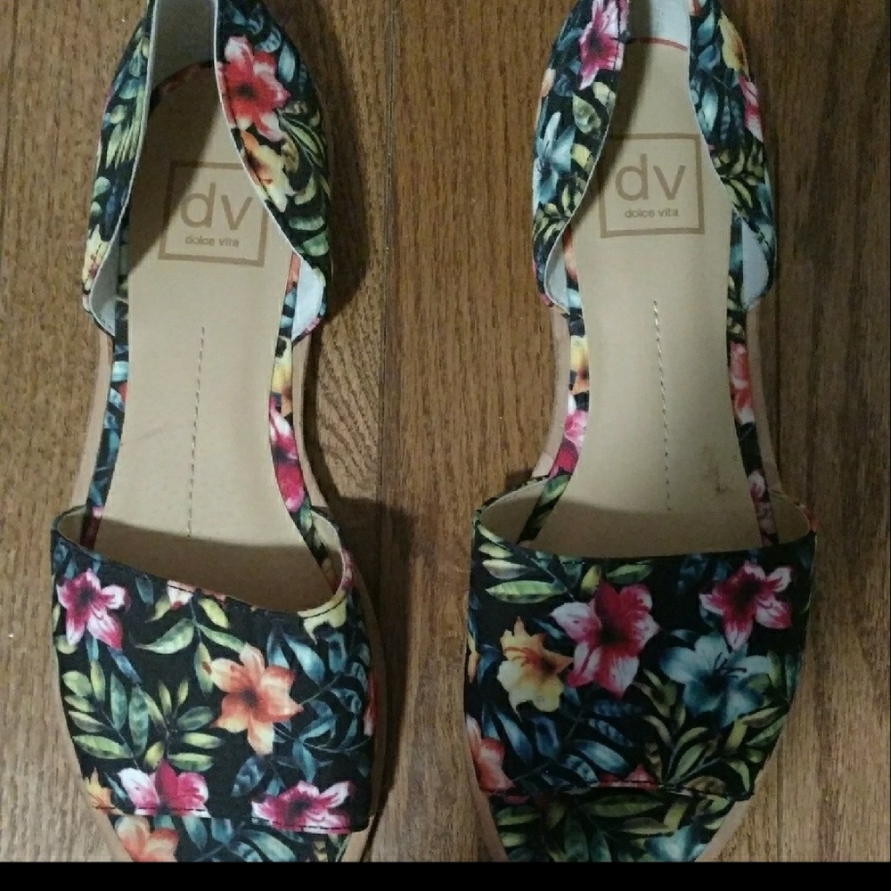 Dolce vida floral retro vibe cloth sandal flats